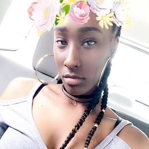 Meet your Posher, Alexis